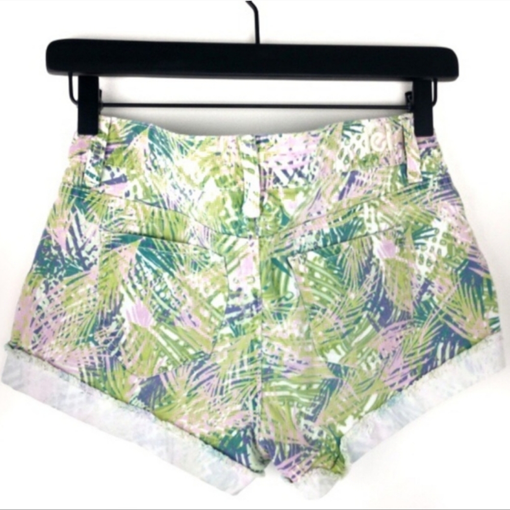 l.e.i. Lowrise Ashley Tropical Pastel Palm Leaf Cuffed Shorts Junior 3/Women S - Picture 5 of 8